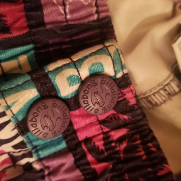 Billabong - Picture 2 of 7